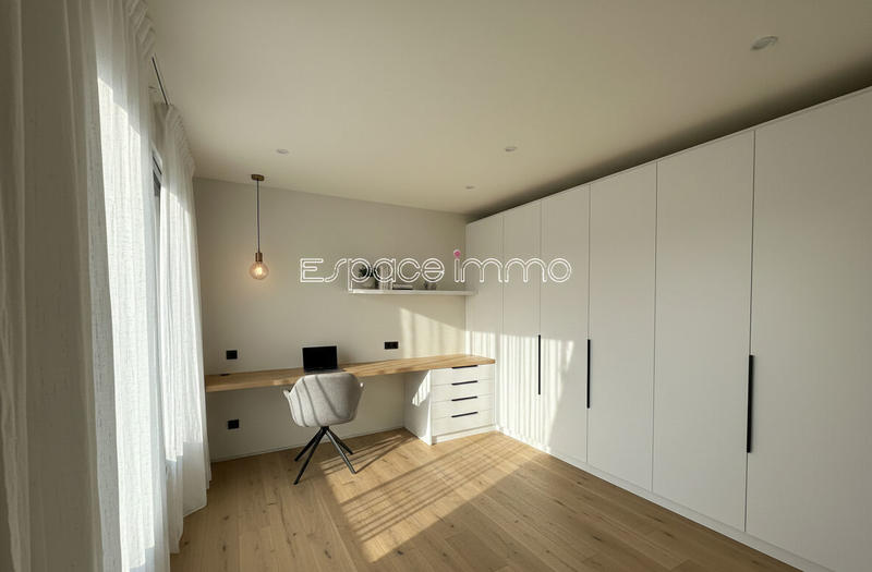 Maison - 200 m² - 6 pièces