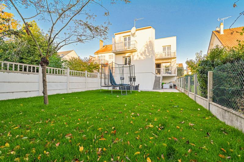 Maison contemporaine - 199 m² - 6 pièces