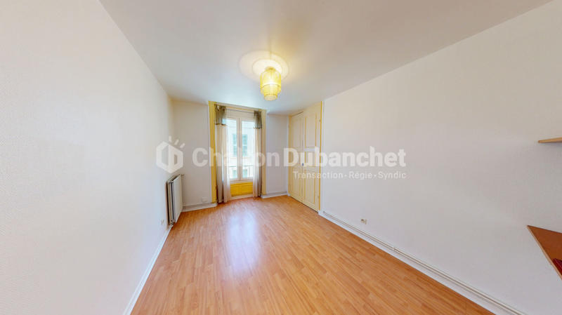 Appartement - 221 m² - 8 pièces
