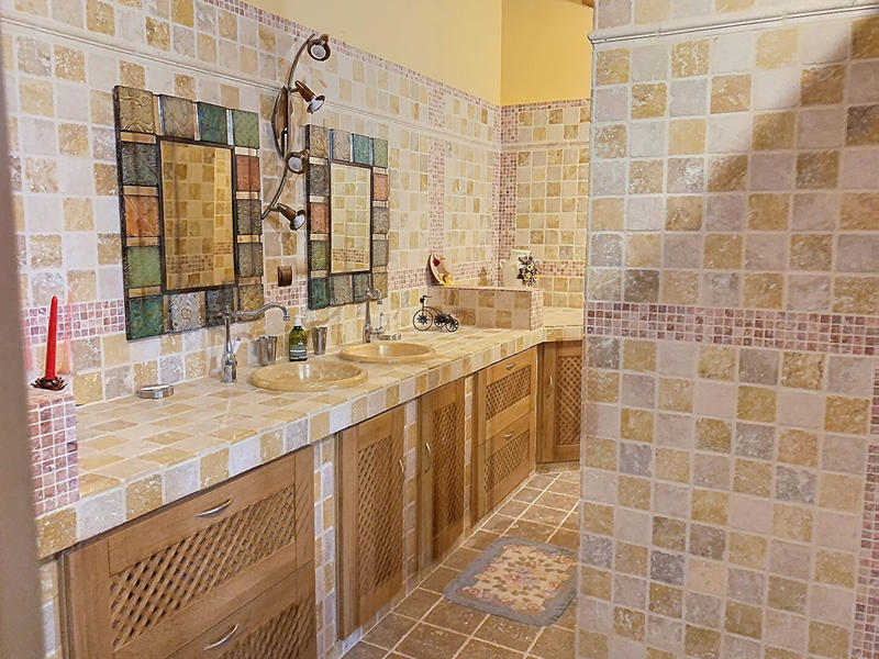 Demeure - 242 m² - 8 pièces