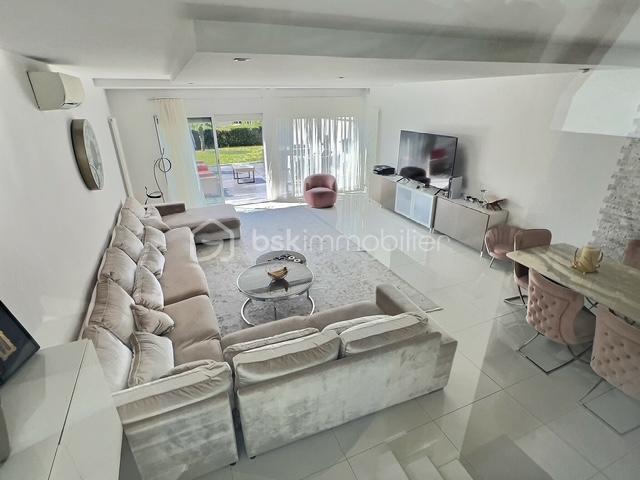 Demeure - 147 m² - 5 pièces