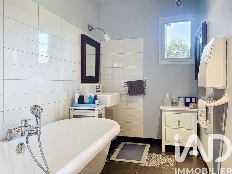 Maison - 170 m² - 9 pièces