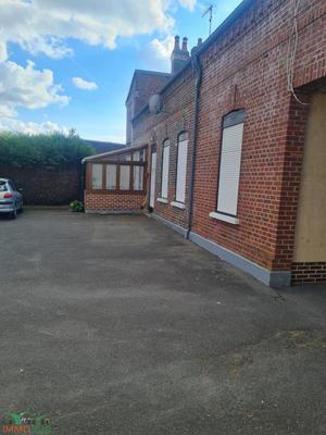 Maison - 310 m² - 15 pièces