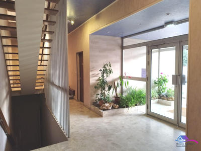 Appartement - 80 m² - 3 pièces