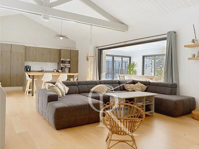 Maison - 277 m² - 5 pièces