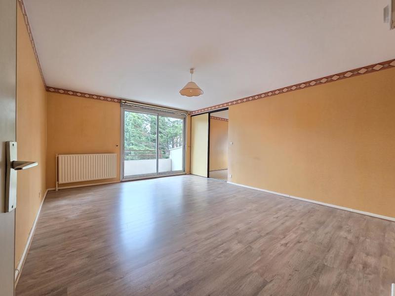 Appartement ancien - 73 m² - 3 pièces