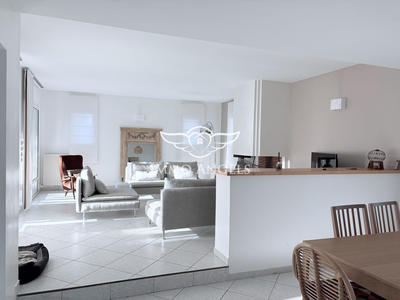 Maison traditionnelle - 157 m² - 5 pièces