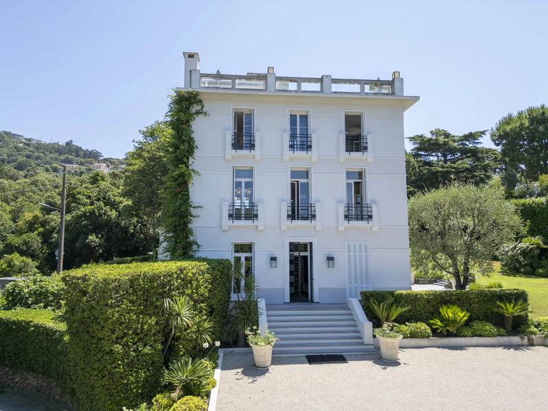 Villa - 498 m² - 15 pièces