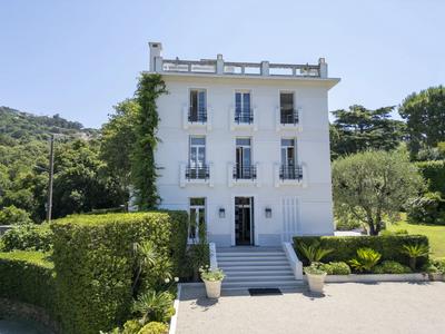 Villa - 498 m² - 15 pièces