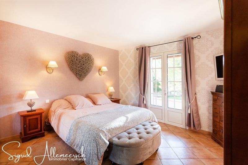 Propriété - 377 m² - 10 pièces