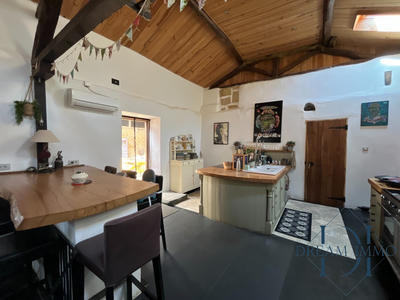 Maison - 259 m² - 8 pièces