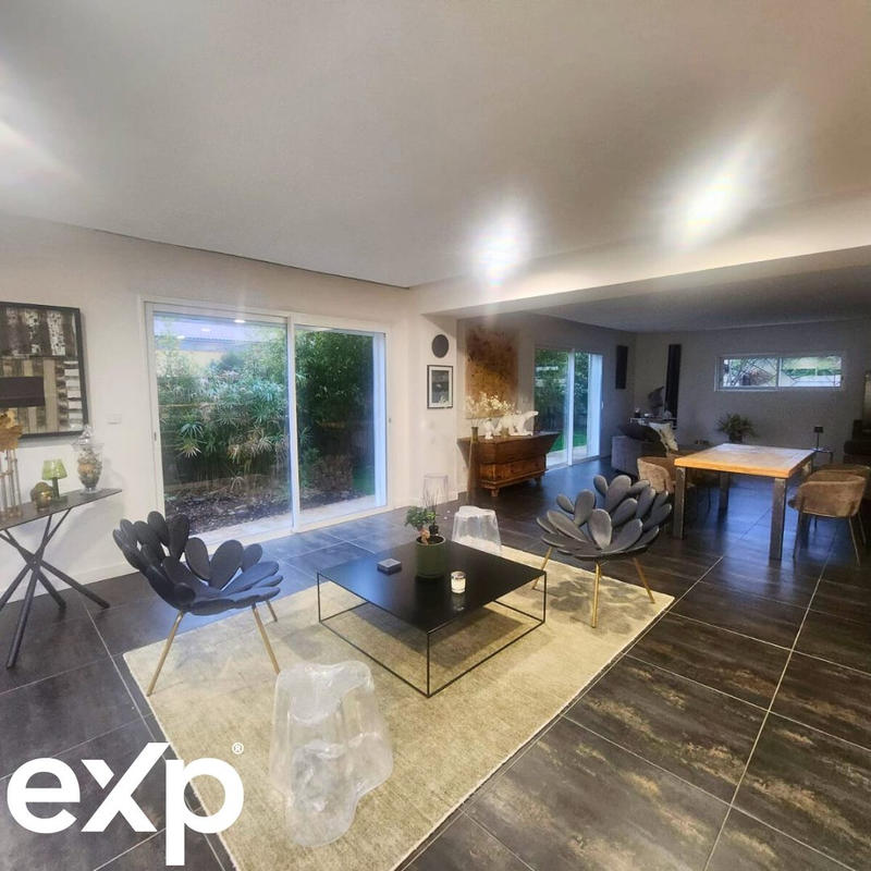 Maison ancienne - 214 m² - 3 pièces