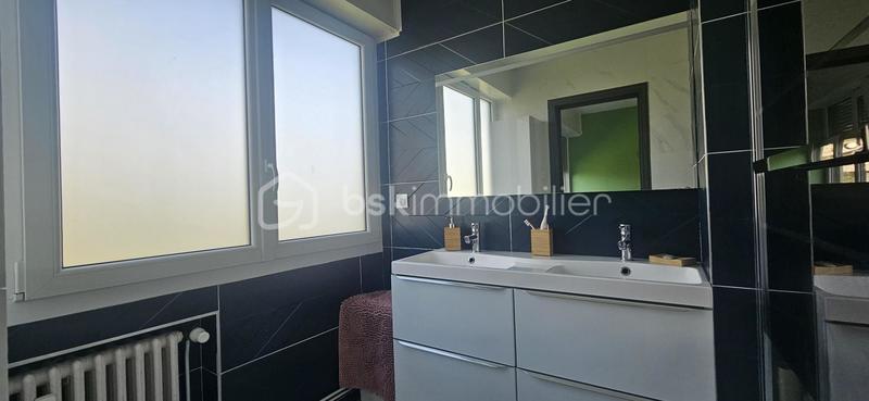 Appartement - 128 m² - 4 pièces