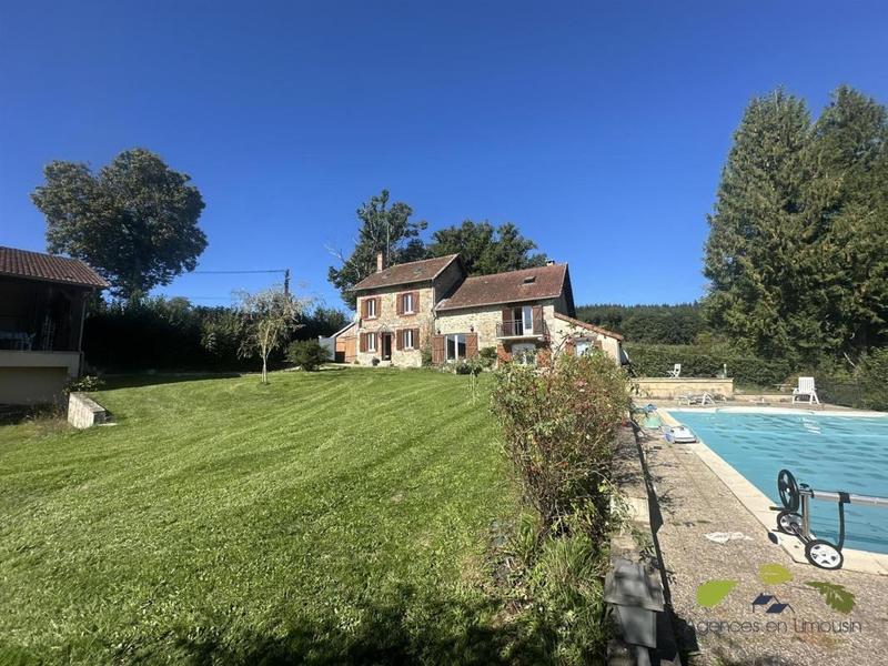 Propriété - 186 m² - 7 pièces