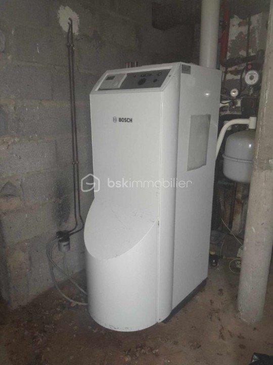 Maison - 650 m² - 6 pièces