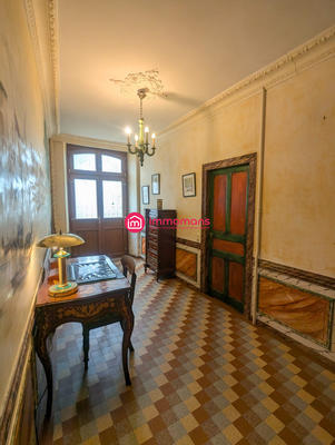 Maison - 203 m² - 9 pièces