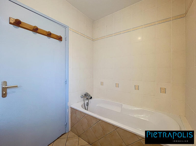 Maison - 245 m² - 10 pièces