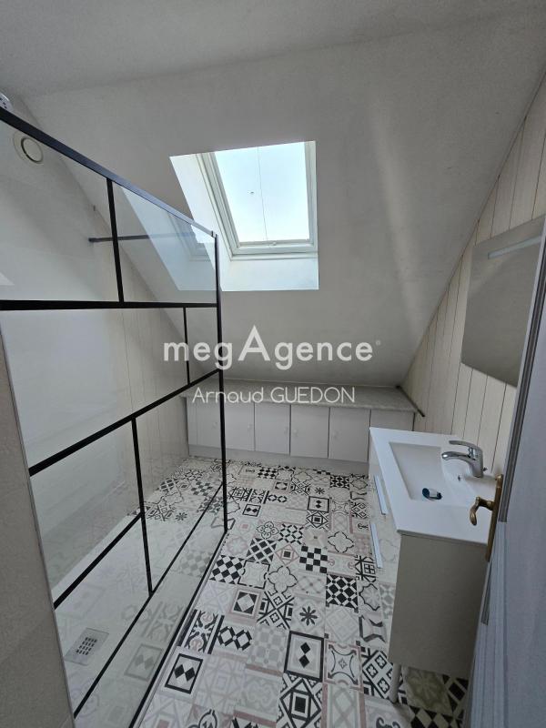 Maison - 205 m² - 9 pièces