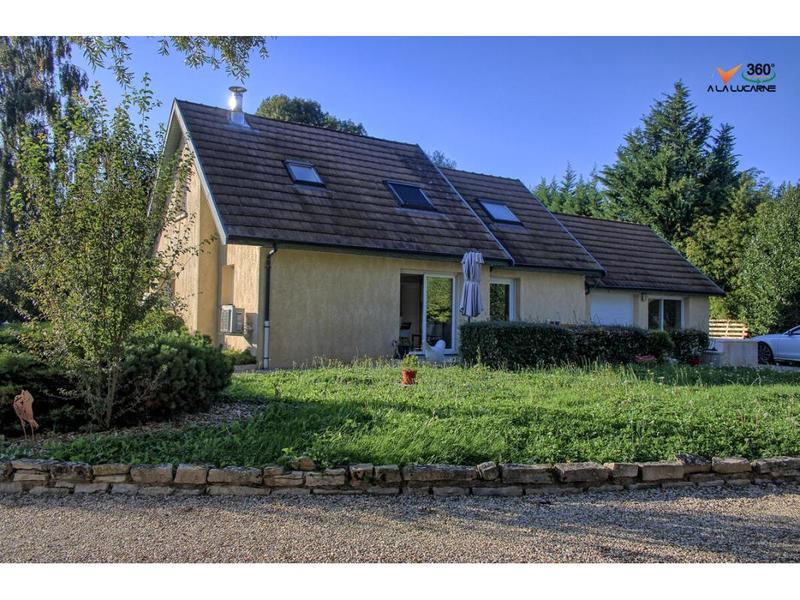 Propriété - 138 m² - 7 pièces