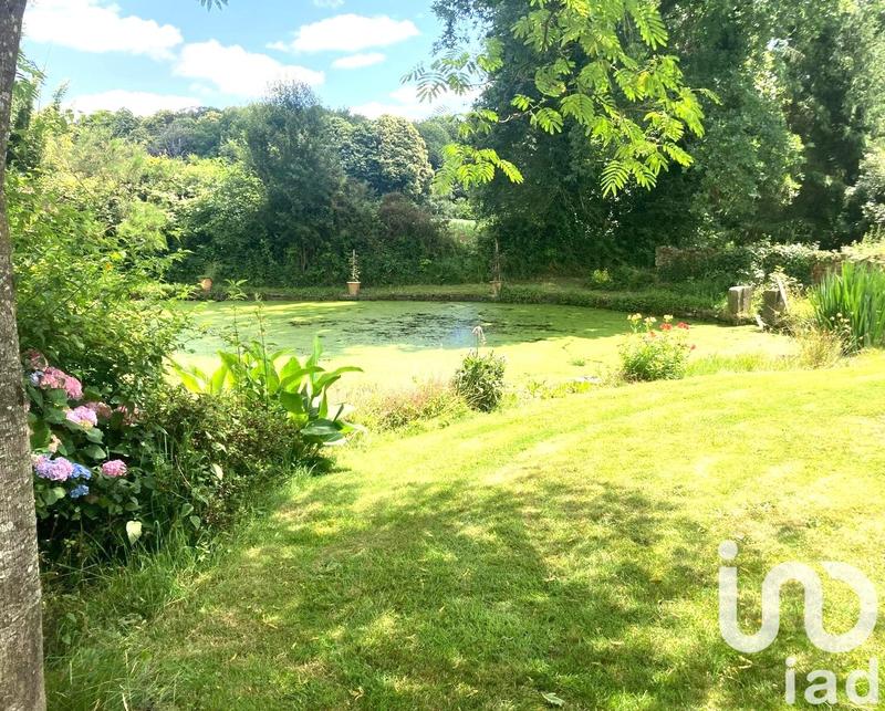 Maison - 234 m² - 8 pièces