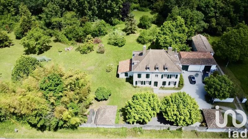 Maison - 383 m² - 11 pièces