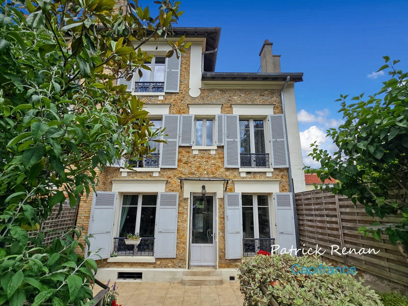 Maison bourgeoise - 237 m² - 9 pièces