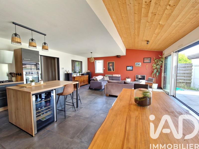 Maison - 139 m² - 6 pièces