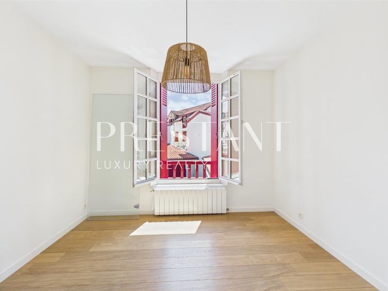 Appartement - 209 m² - 4 pièces