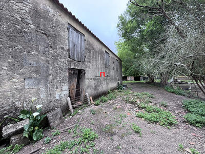 Maison - 240 m² - 8 pièces