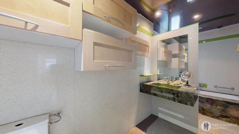 Appartement - 121 m² - 6 pièces