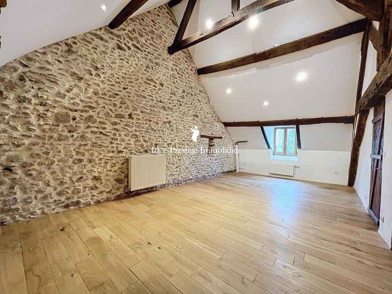 Maison - 241 m² - 8 pièces