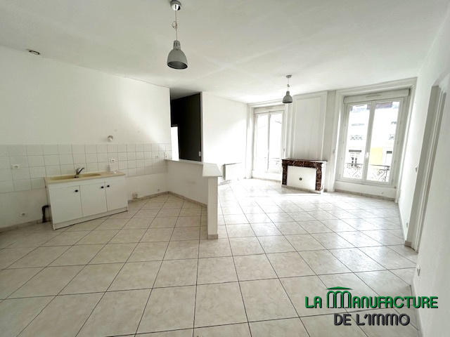 Appartement - 80 m² - 4 pièces