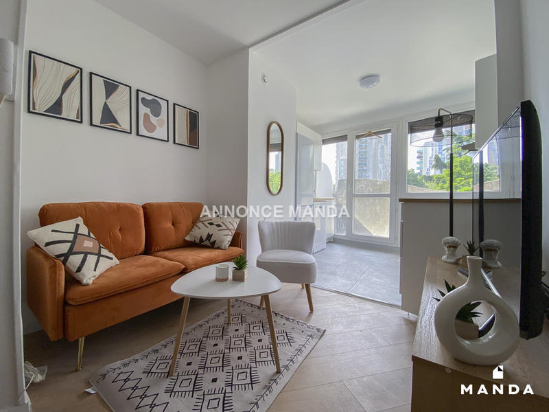 Chambre - 10 m² - 5 pièces