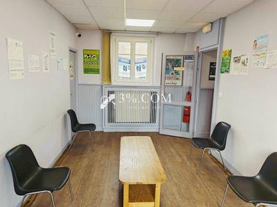 Bureau - 137 m² - 8 pièces