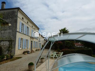 Maison - 201 m² - 7 pièces