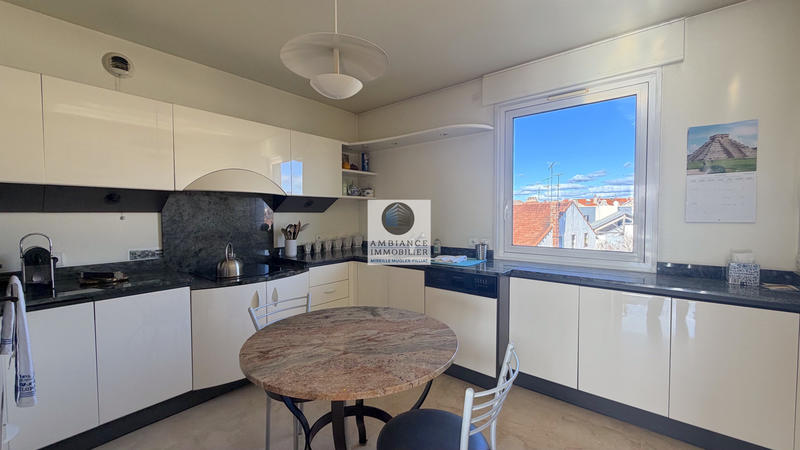 Appartement - 203 m² - 7 pièces