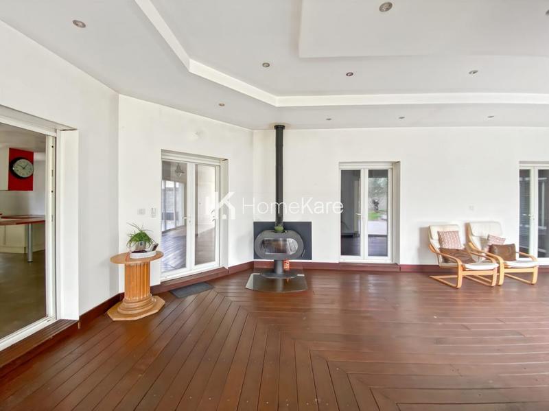 Maison - 200 m² - 5 pièces