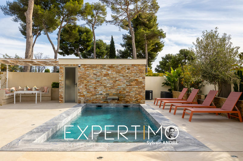 Maison - 230 m² - 9 pièces