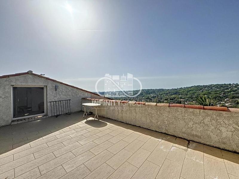 Villa - 247 m² - 7 pièces