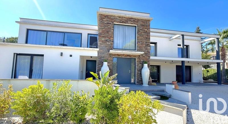 Maison - 306 m² - 9 pièces