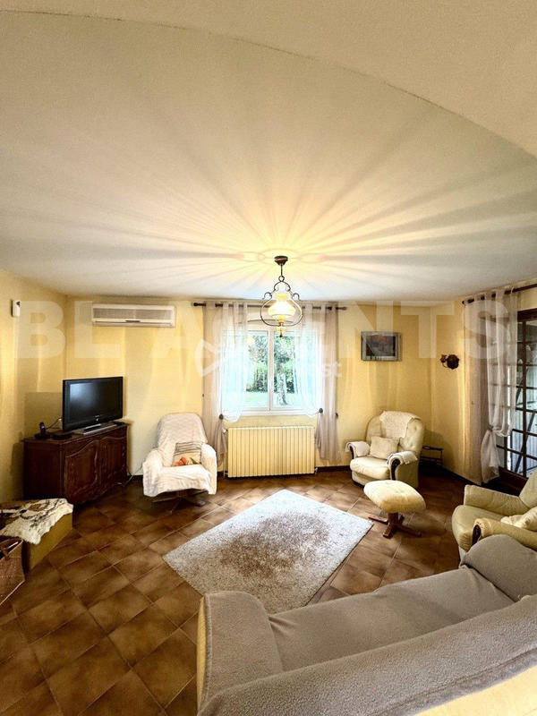 Maison - 187 m² - 6 pièces