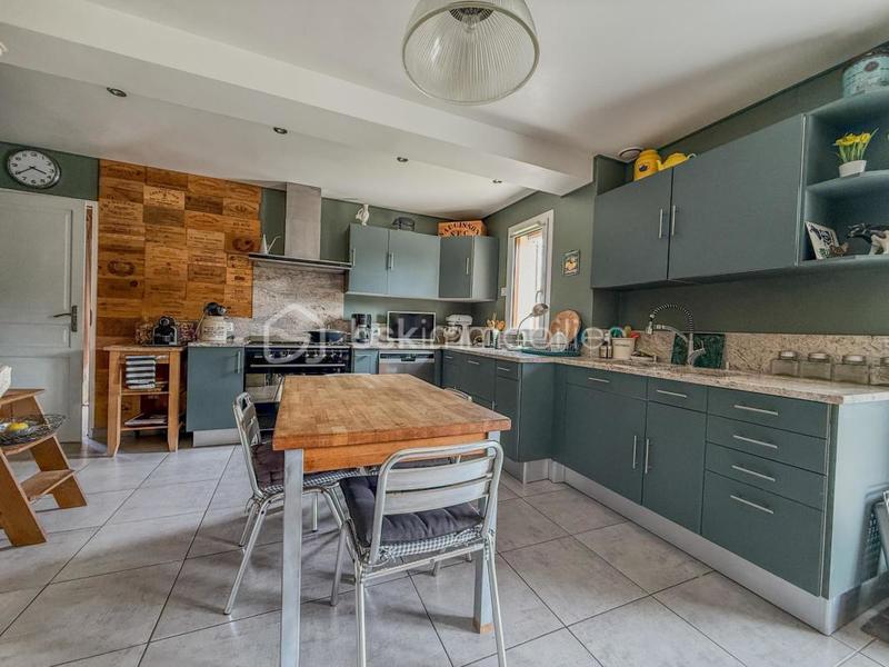 Propriété - 167 m² - 6 pièces