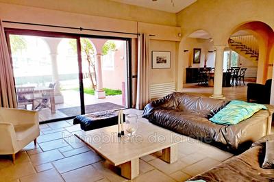 Maison - 165 m² - 6 pièces