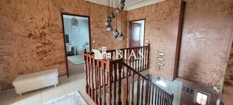 Maison - 191 m² - 8 pièces