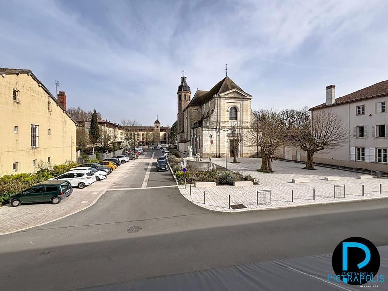 Appartement - 79 m² - 4 pièces