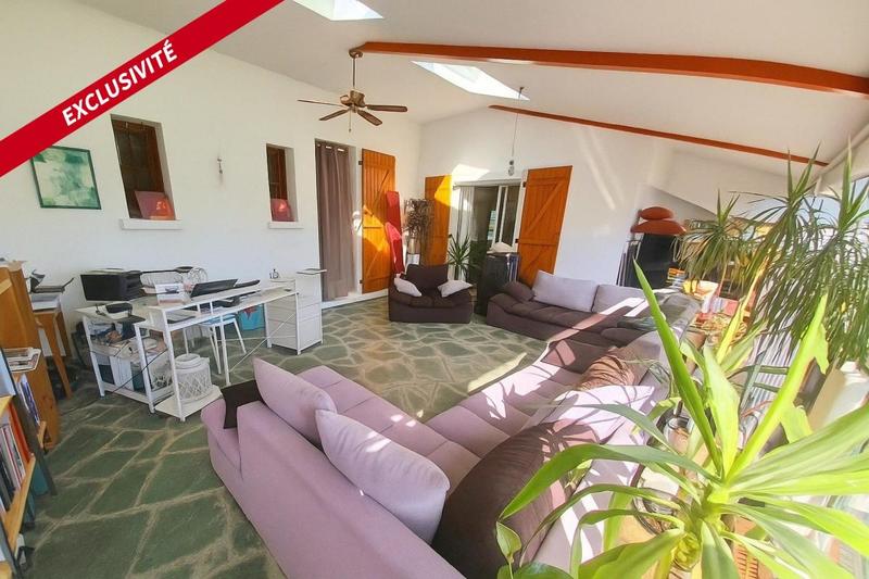 Maison - 205 m² - 7 pièces