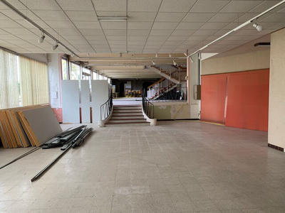 Local commercial - 6 000 m²