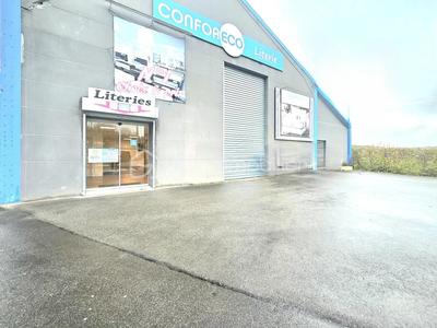 Local d'activité / Entrepôt - 1 930 m² - 5 pièces