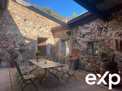 Maison - 280 m² - 12 pièces