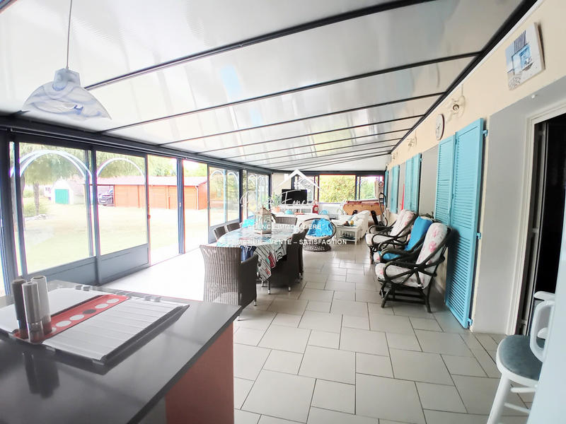 Maison traditionnelle - 296 m² - 12 pièces